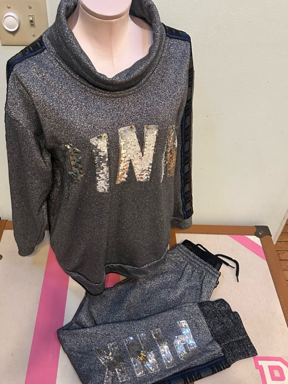 Rare super sparkly set ( sequins change silver - gold) - Picture 4 of 5